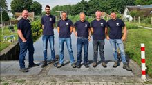 6 Mannen buiten