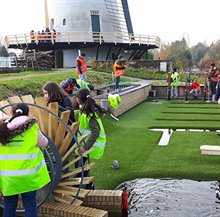 kinderen in minipolder bij babbersmolen