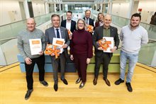 Oranjepolder 2040, overhandiging Ontwikkelperspectief Foto 1