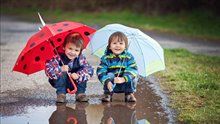 kinderen_met_paraplu